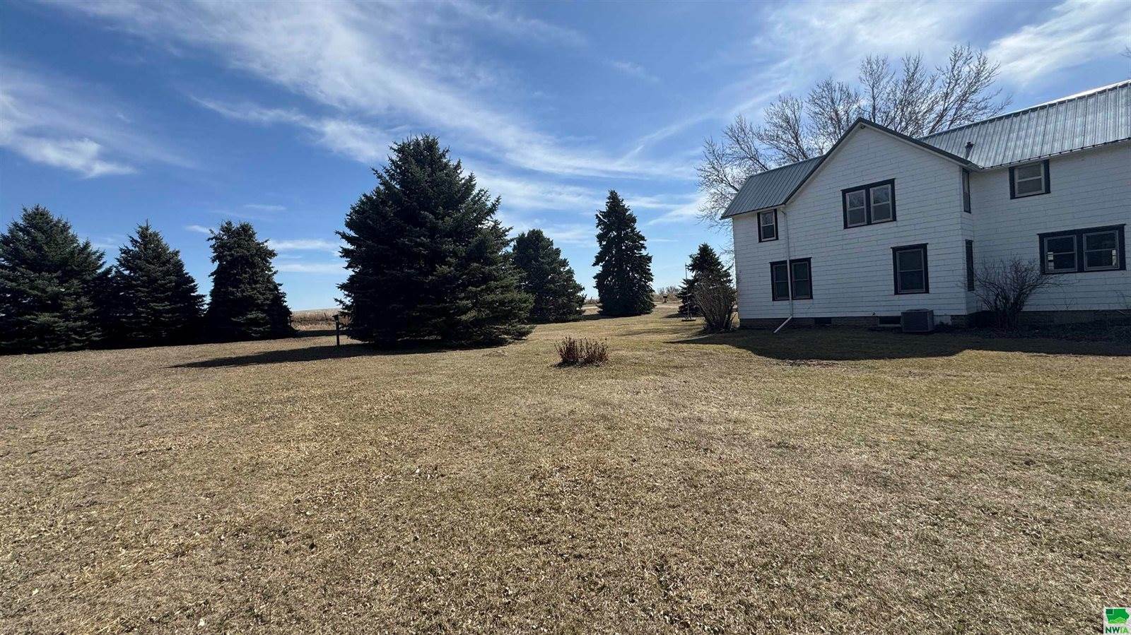 1661 Hancock Ave, Moville, IA 51039
