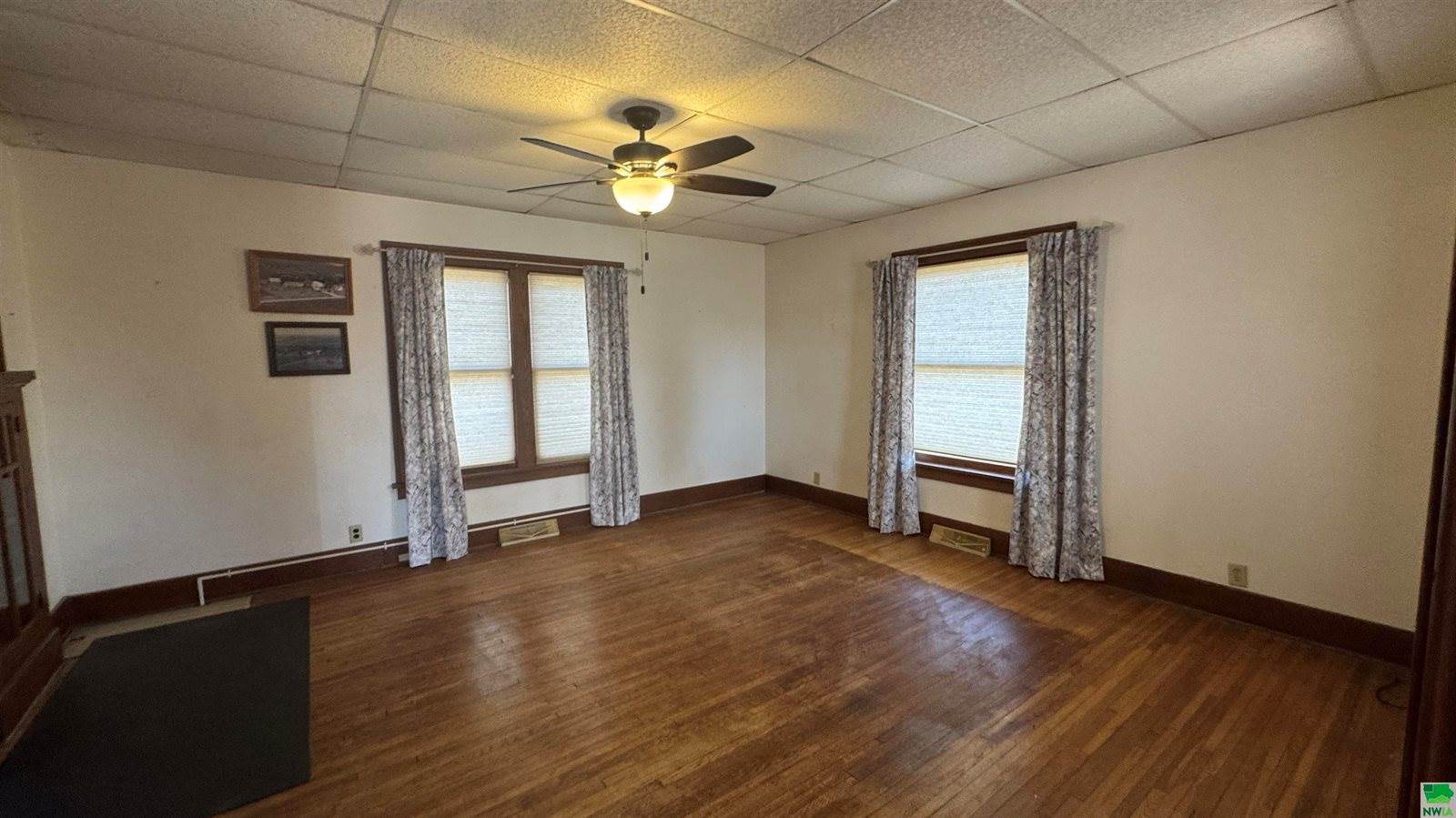 1661 Hancock Ave, Moville, IA 51039