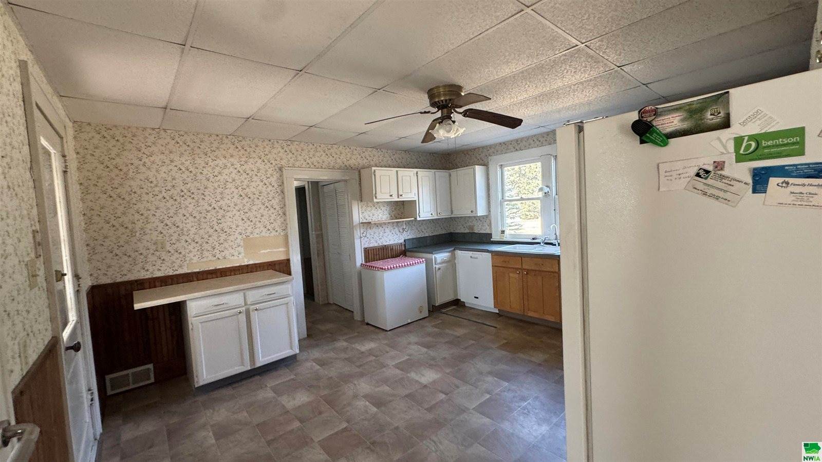 1661 Hancock Ave, Moville, IA 51039