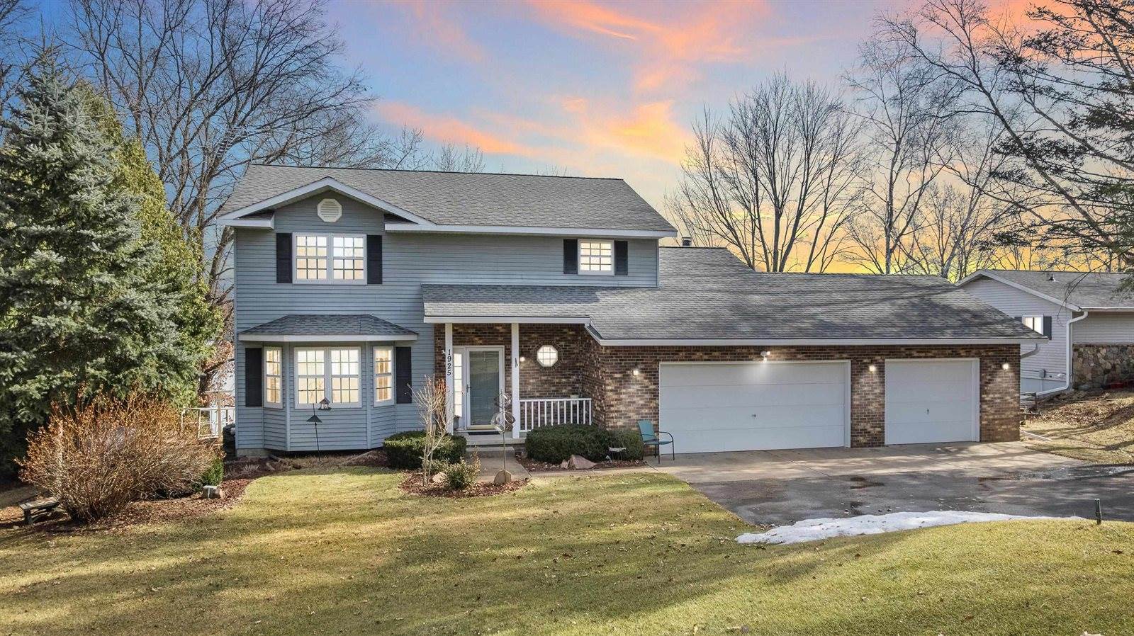 1925 Second Lake Drive, Junction City, WI 54443