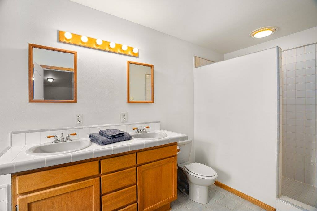 5312 Colburn Culver Rd, Sandpoint, ID 83864