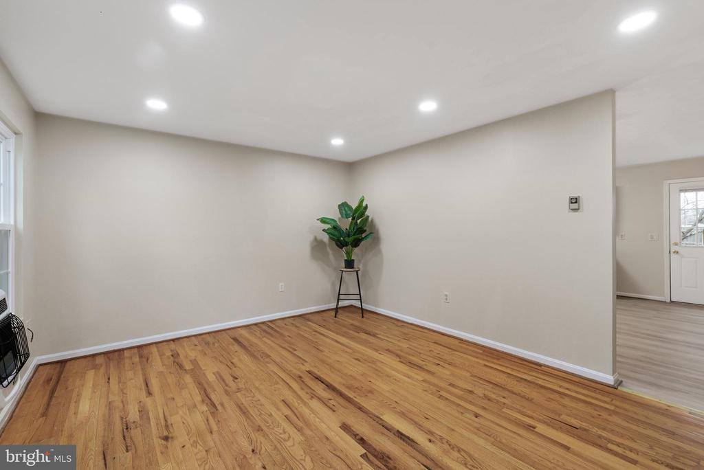 228 Carroll Drive, Stephens City, VA 22655