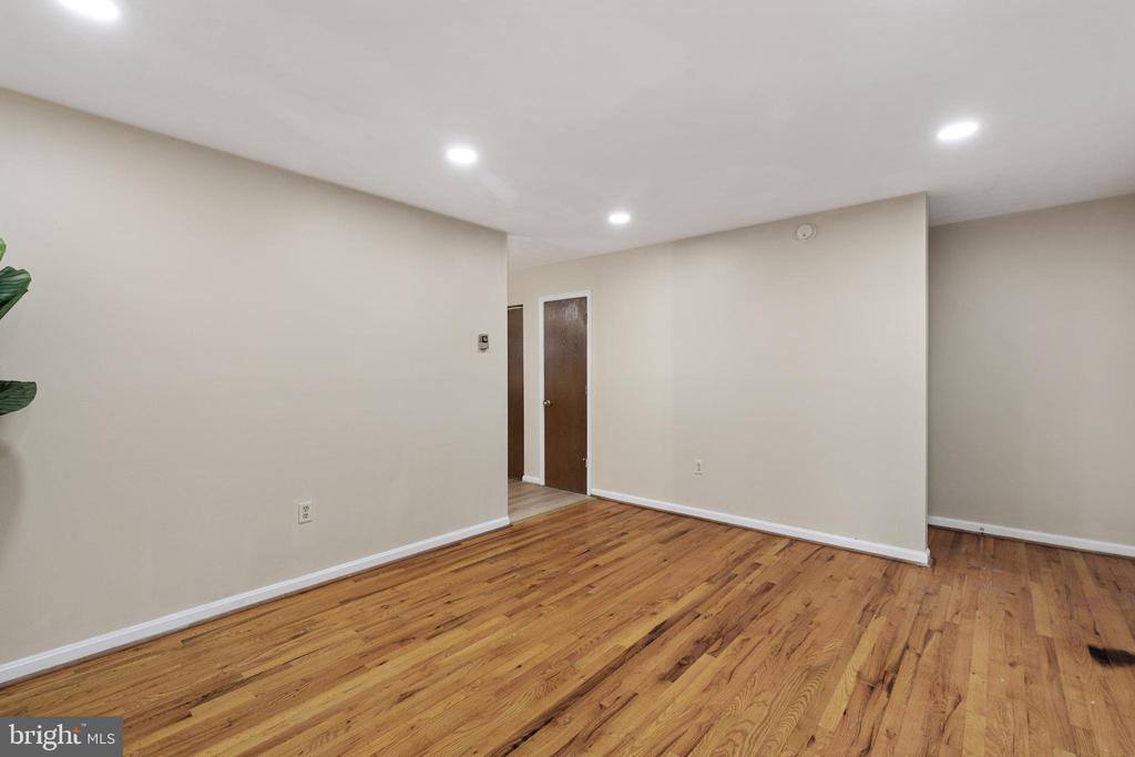 228 Carroll Drive, Stephens City, VA 22655