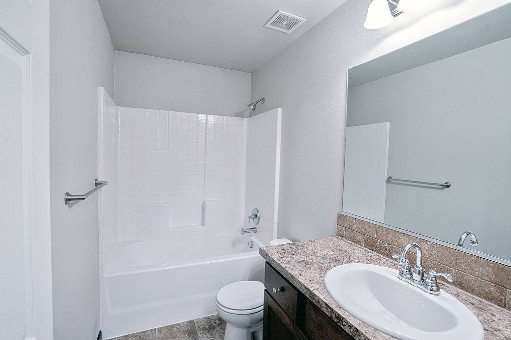6542 West Harmony St, Rathdrum, ID 83858
