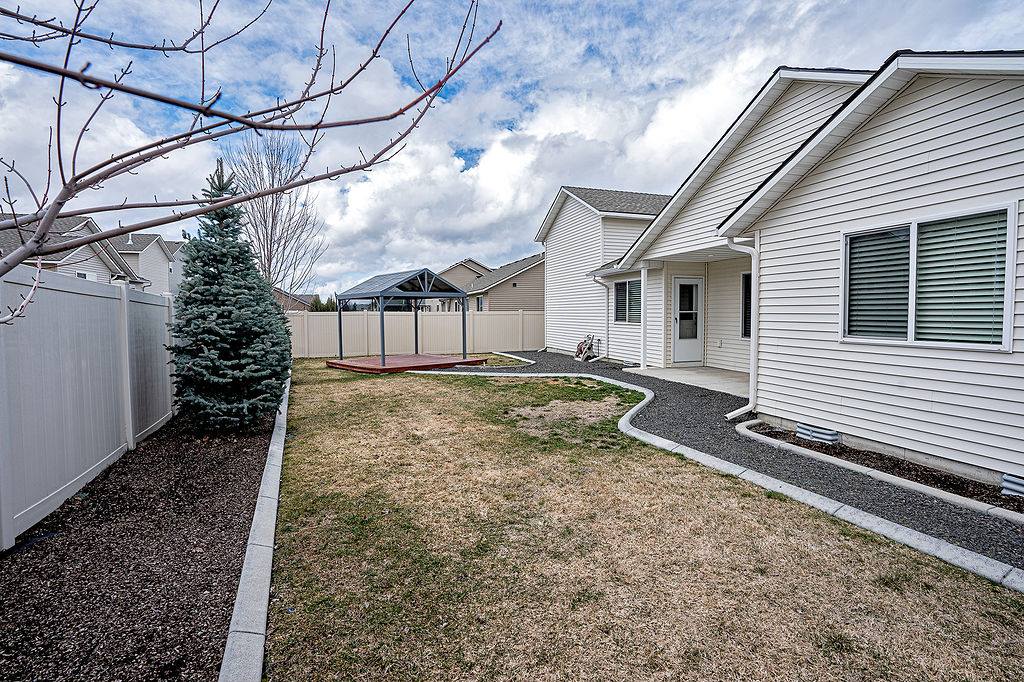 6542 West Harmony St, Rathdrum, ID 83858