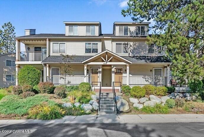 415 East Knotty Pine Ln, Coeur d'Alene, ID 83815