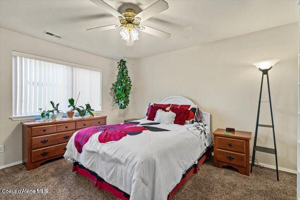 415 East Knotty Pine Ln, Coeur d'Alene, ID 83815