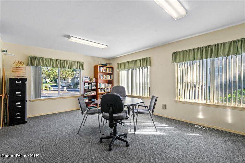 415 East Knotty Pine Ln, Coeur d'Alene, ID 83815