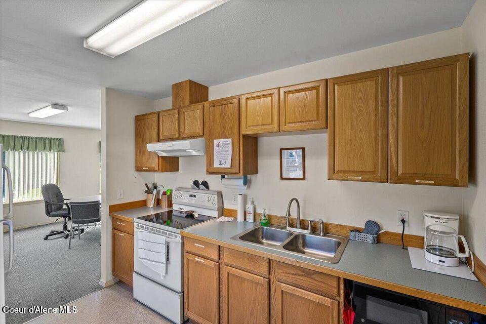 415 East Knotty Pine Ln, Coeur d'Alene, ID 83815