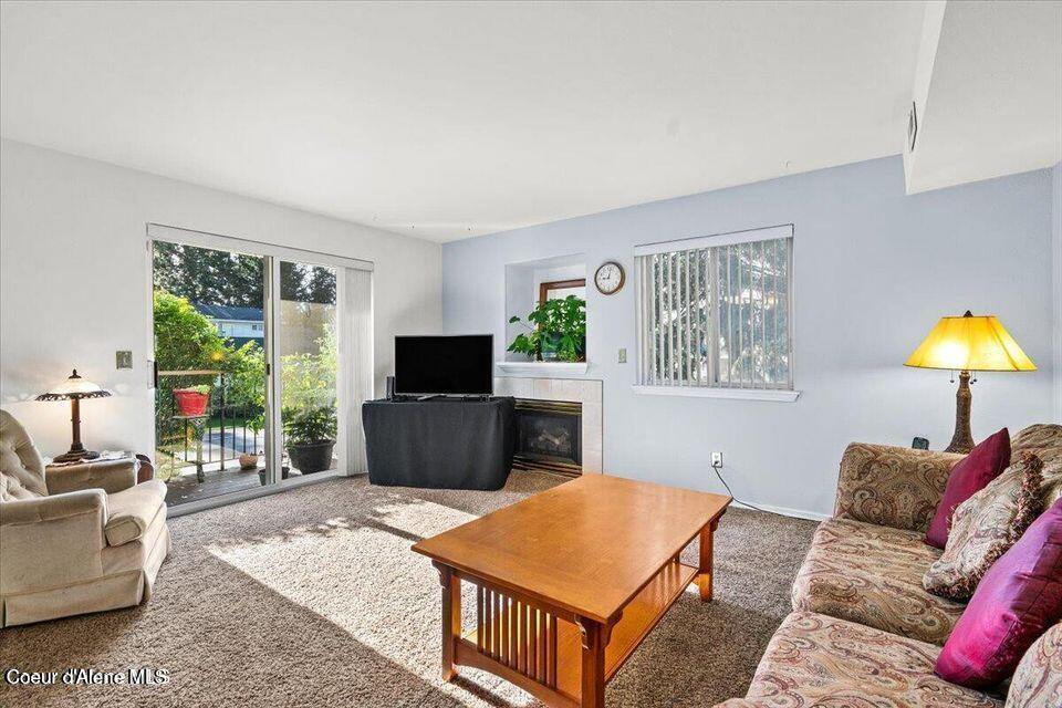 415 East Knotty Pine Ln, Coeur d'Alene, ID 83815