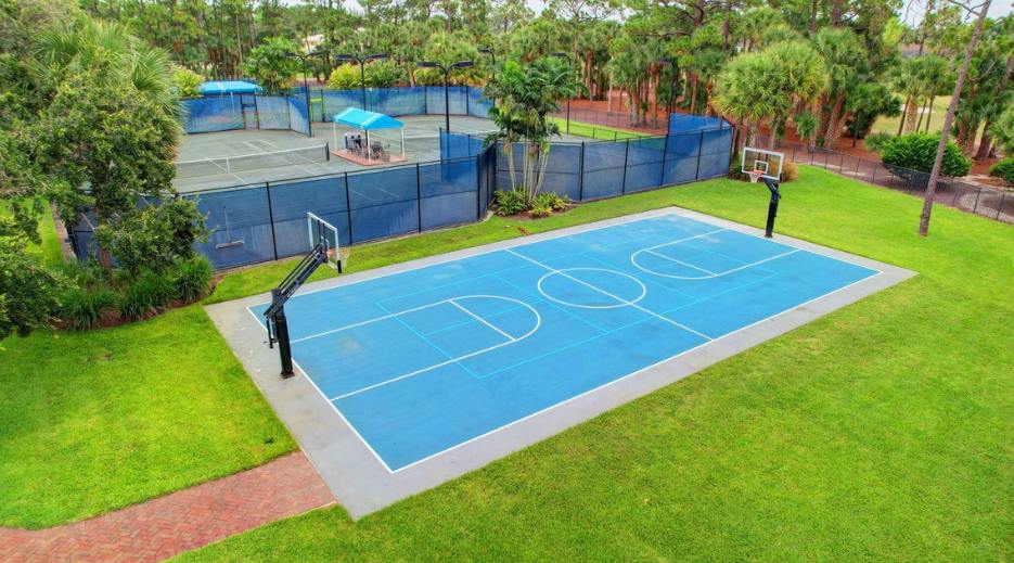 952 Dickens Place, West Palm Beach, FL 33411