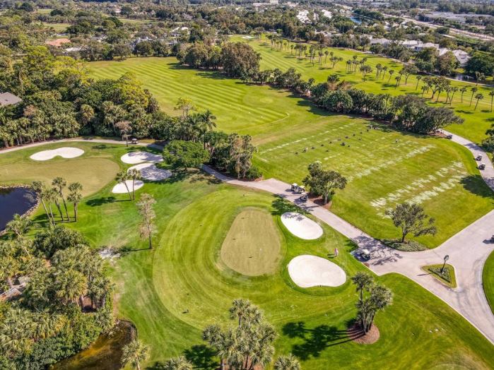 952 Dickens Place, West Palm Beach, FL 33411