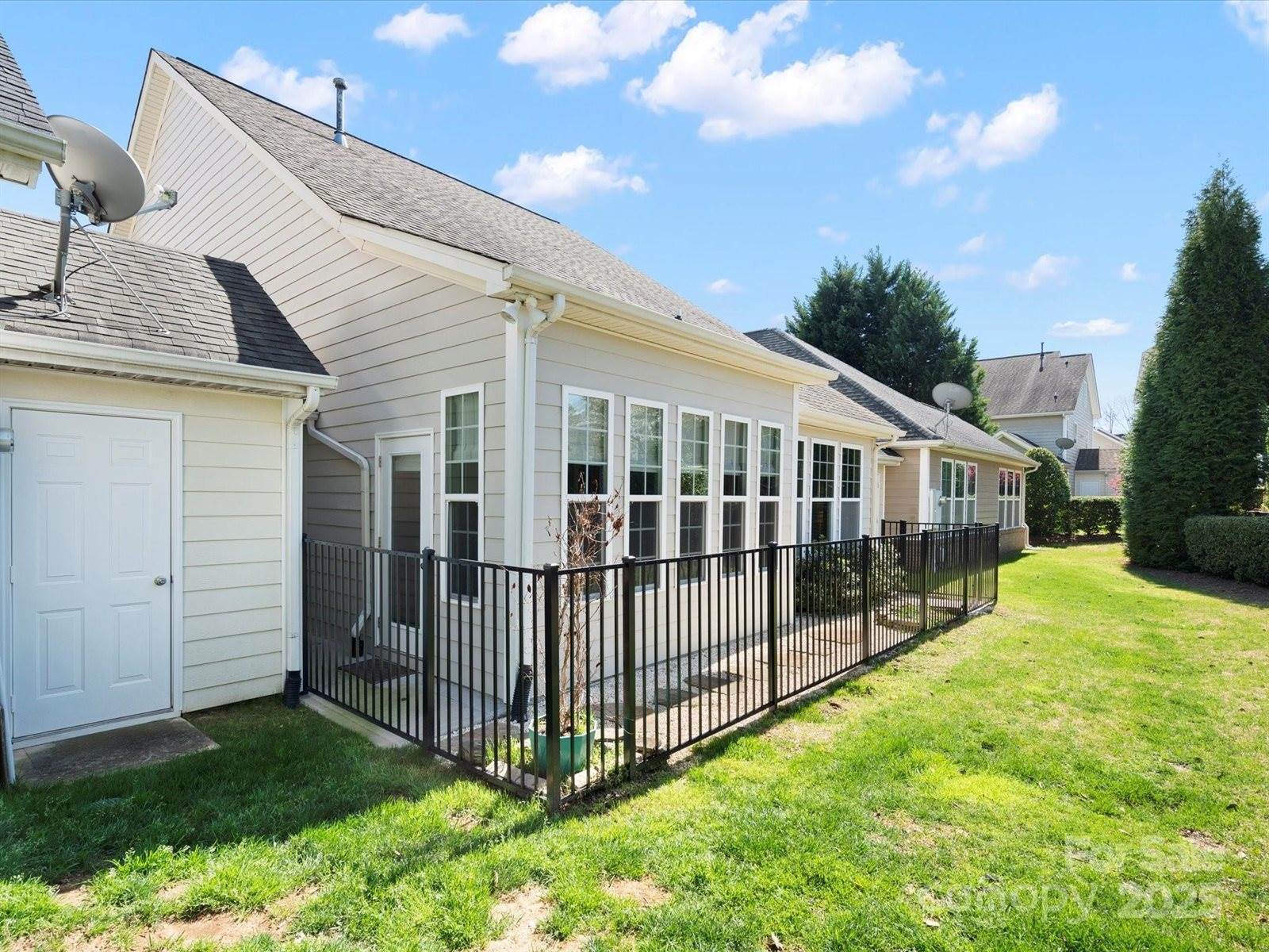 5915 Glenmore Garden Drive, Charlotte, NC 28270