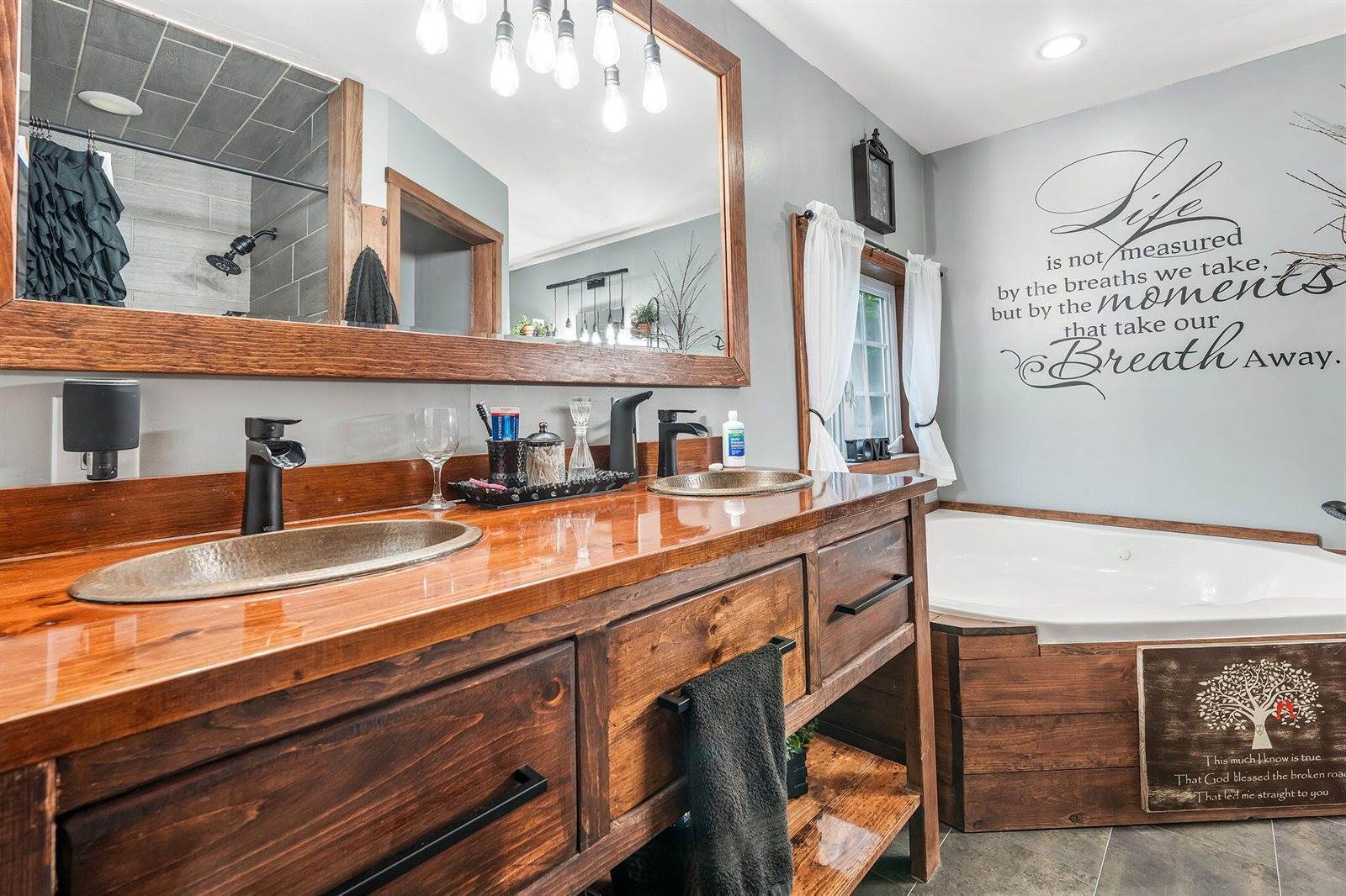 35 Furrough Lane, Lincoln, ME 04457