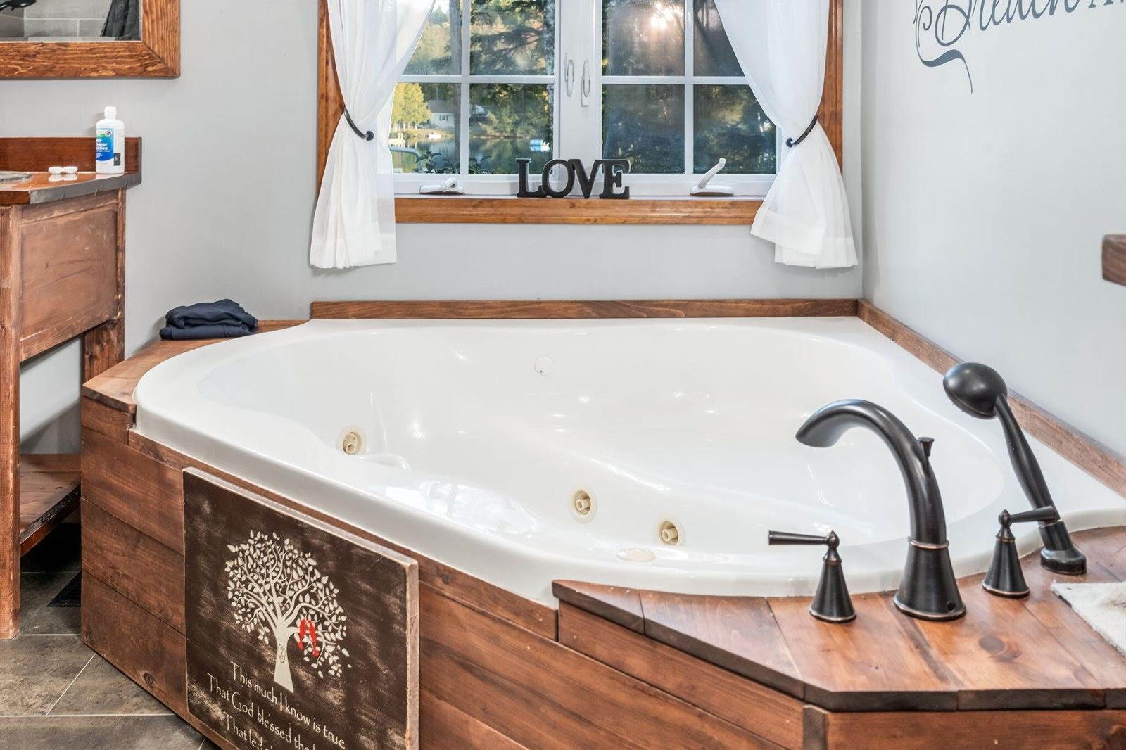 35 Furrough Lane, Lincoln, ME 04457