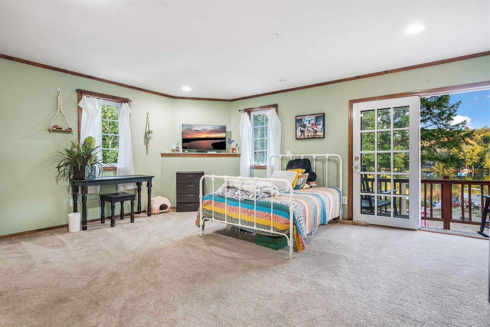 35 Furrough Lane, Lincoln, ME 04457