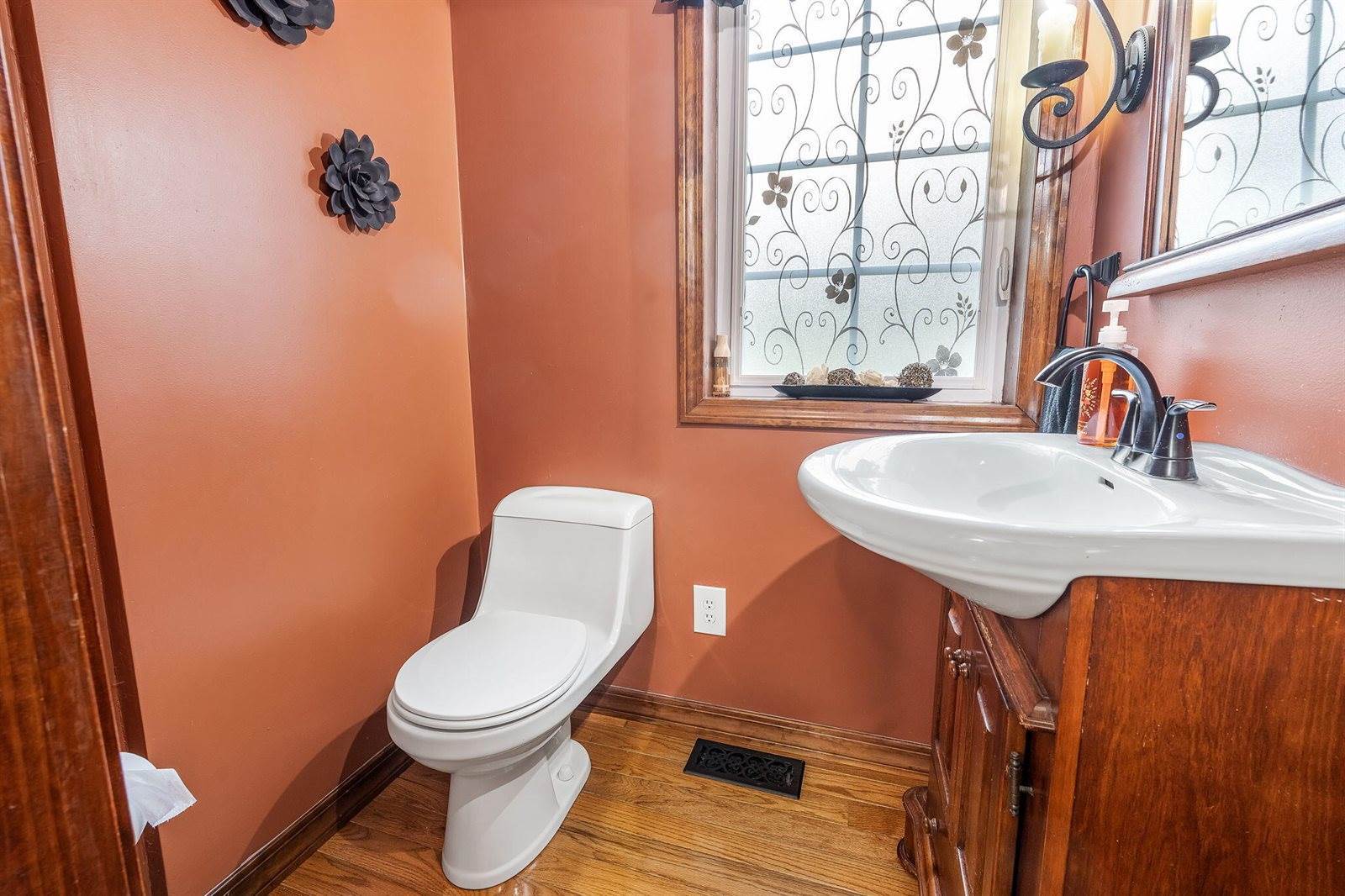 35 Furrough Lane, Lincoln, ME 04457