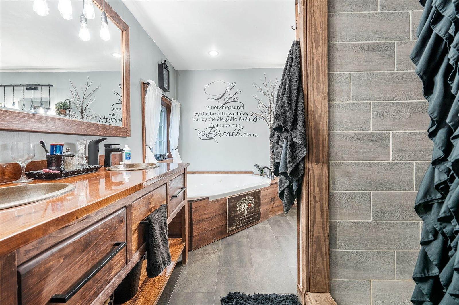 35 Furrough Lane, Lincoln, ME 04457