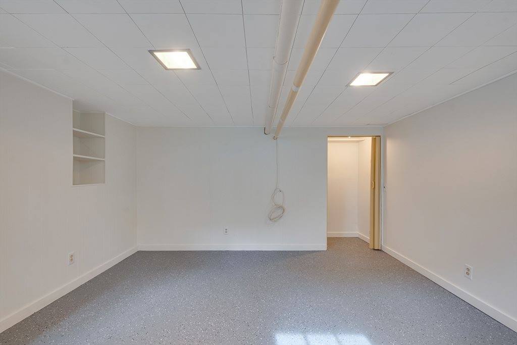 49 Monroe St E, Norwood, MA 02062