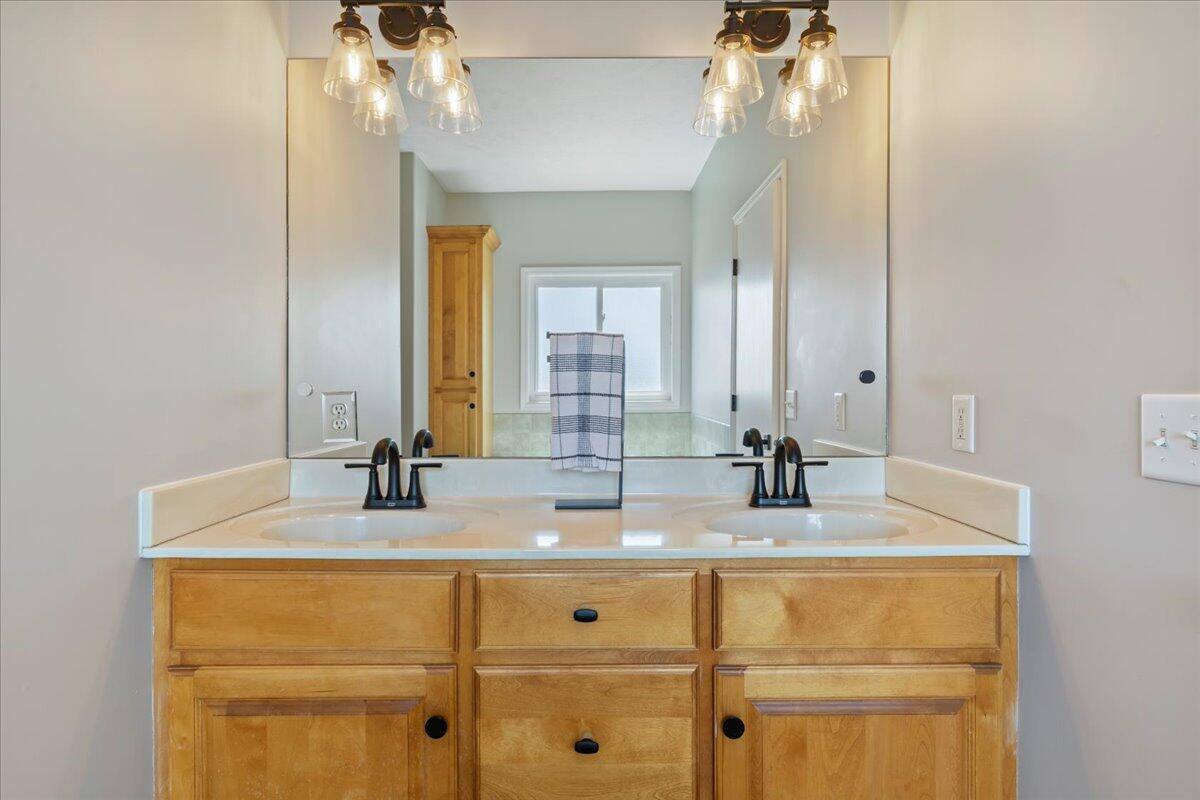 18325 Jaylen Drive, Council Bluffs, IA 51503