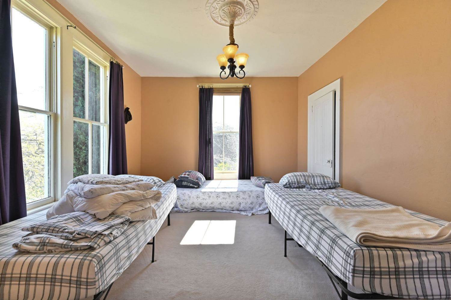 668 Mark Twain, Angels Camp, CA 95222