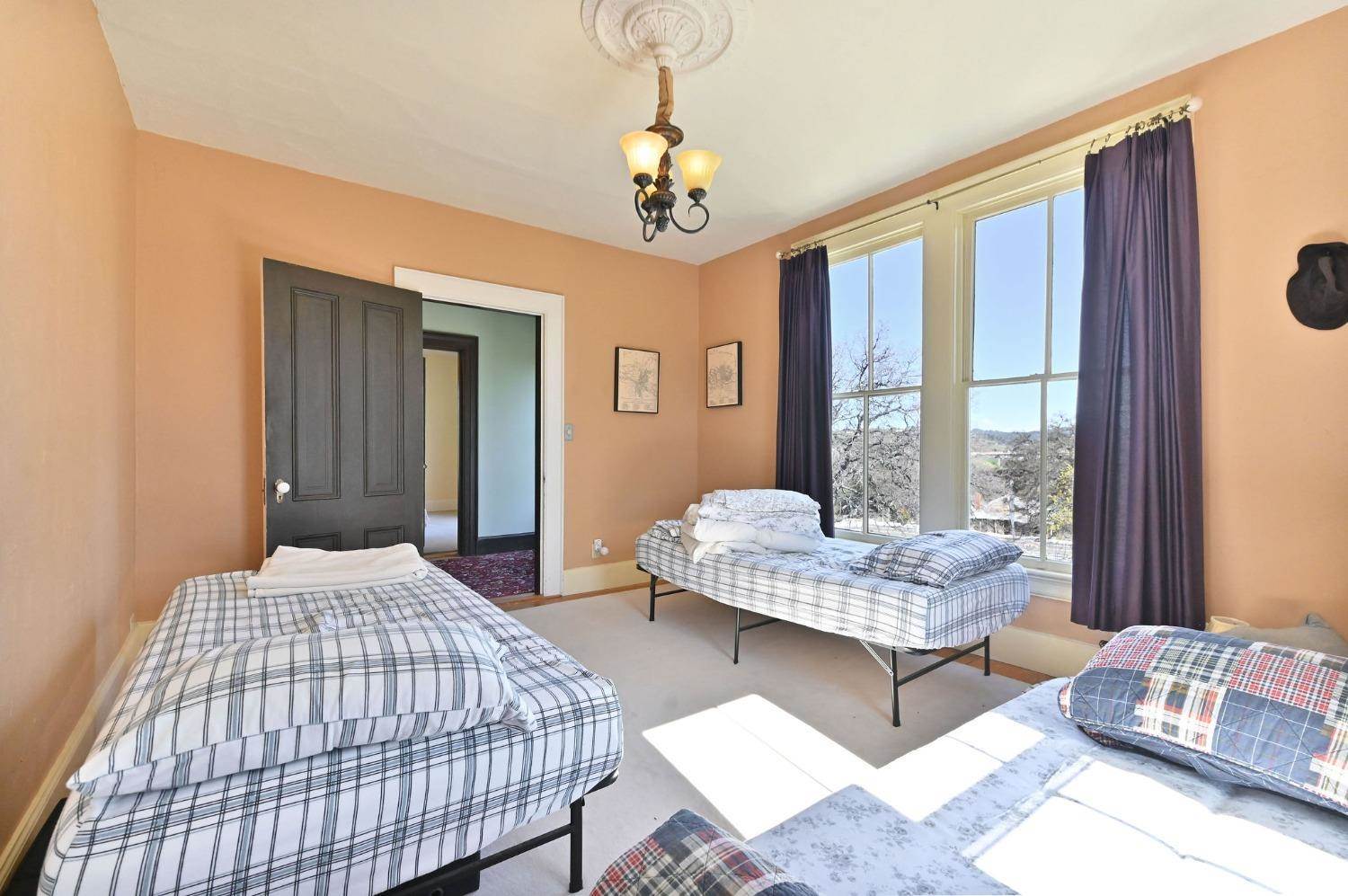668 Mark Twain, Angels Camp, CA 95222
