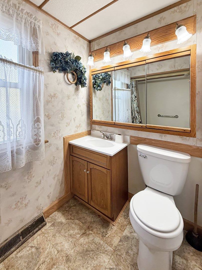 52 North Mernitz Avenue, Freeport, IL 61032