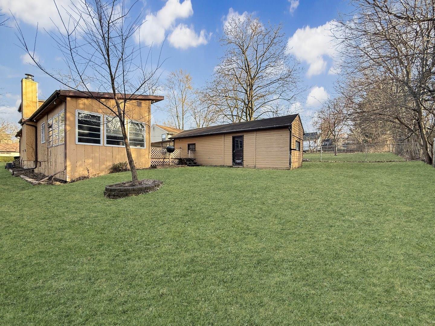 52 North Mernitz Avenue, Freeport, IL 61032