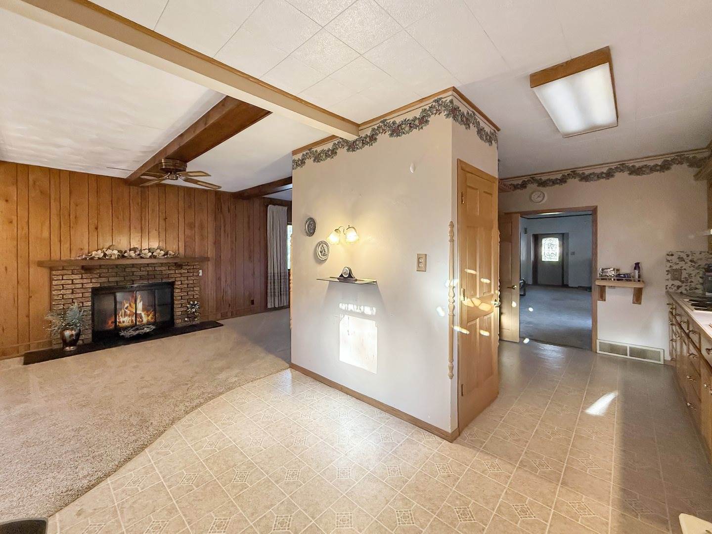 52 North Mernitz Avenue, Freeport, IL 61032