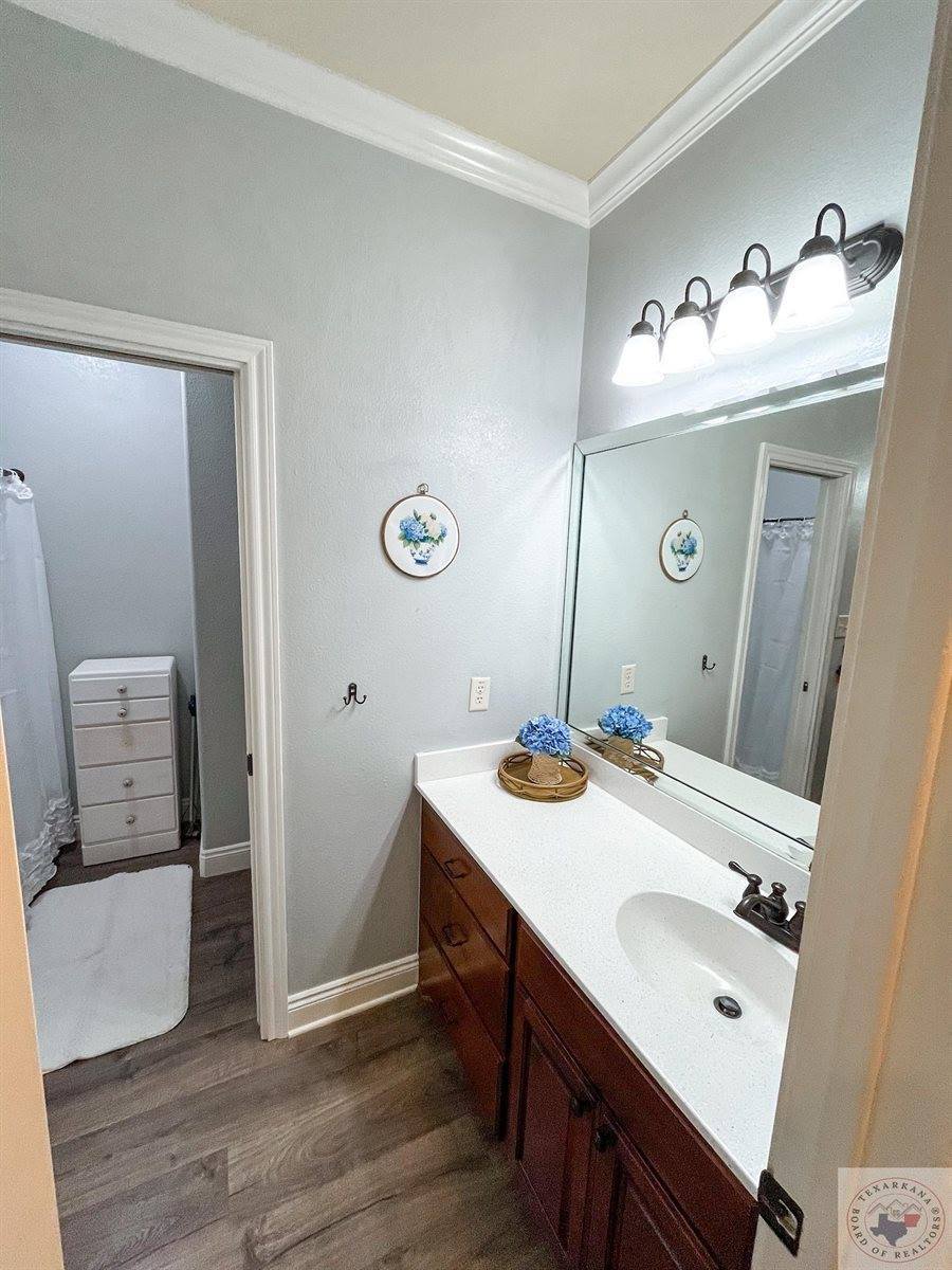 2118 Southcrest Dr, Texarkana, AR 71854