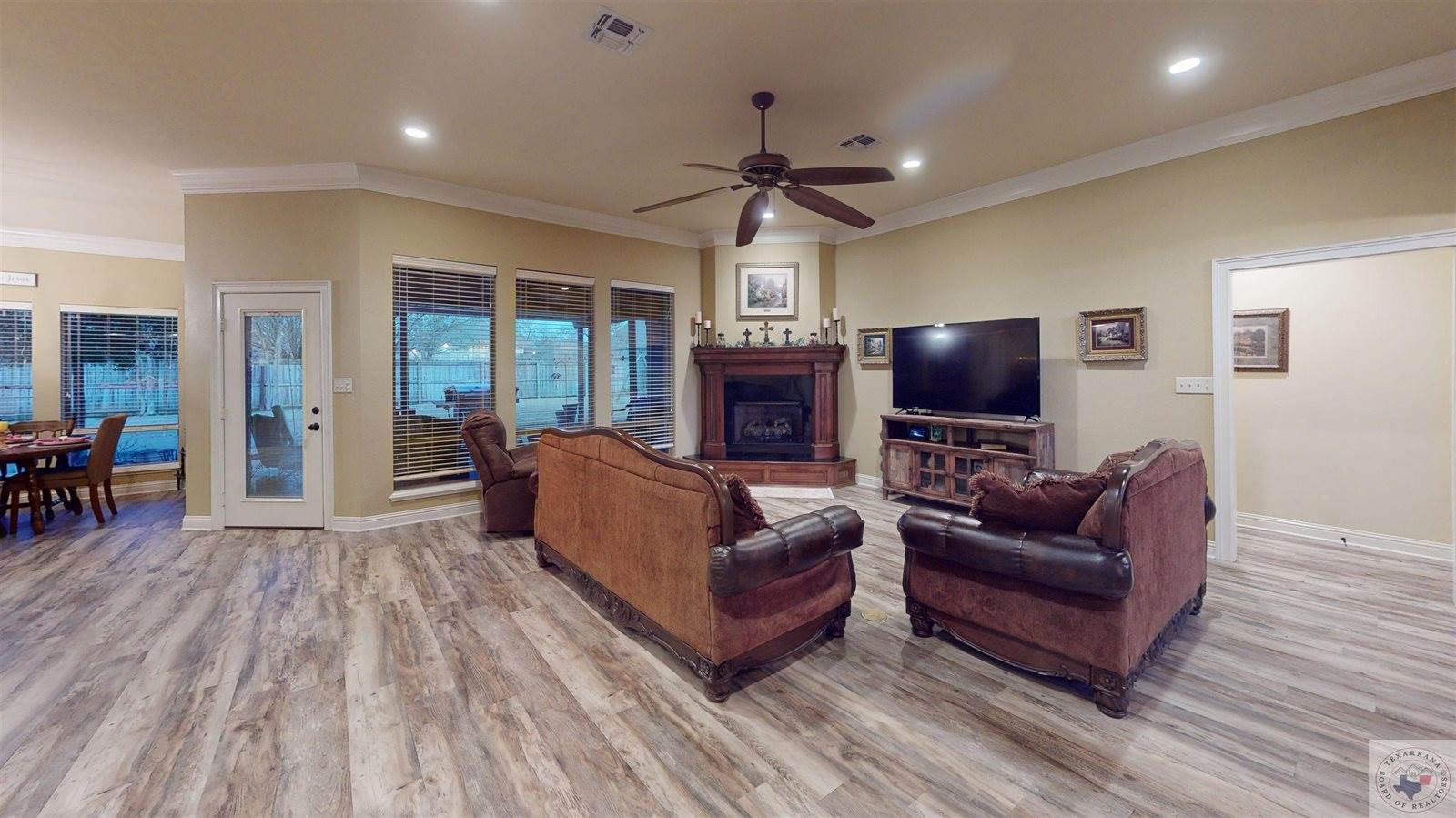 2118 Southcrest Dr, Texarkana, AR 71854