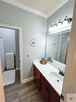 2118 Southcrest Dr, Texarkana, AR 71854