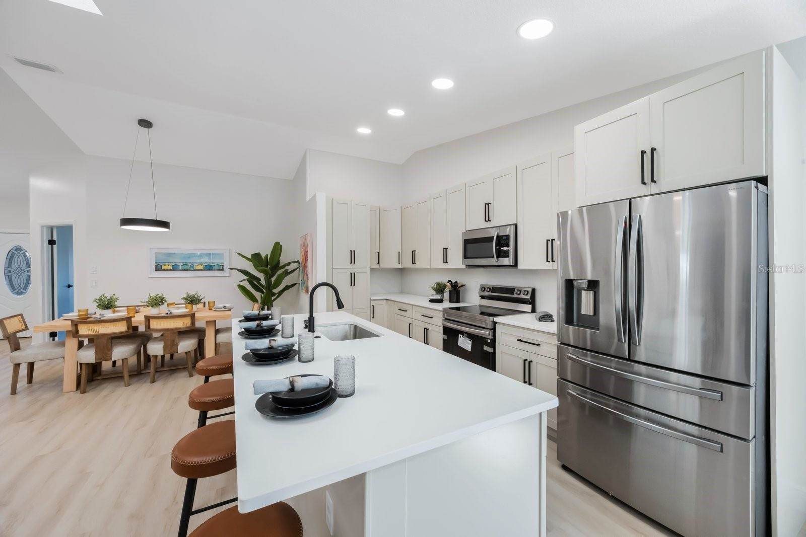 6903 34TH Avenue West, Bradenton, FL 34209