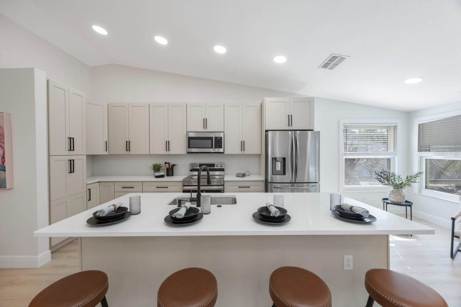 6903 34TH Avenue West, Bradenton, FL 34209