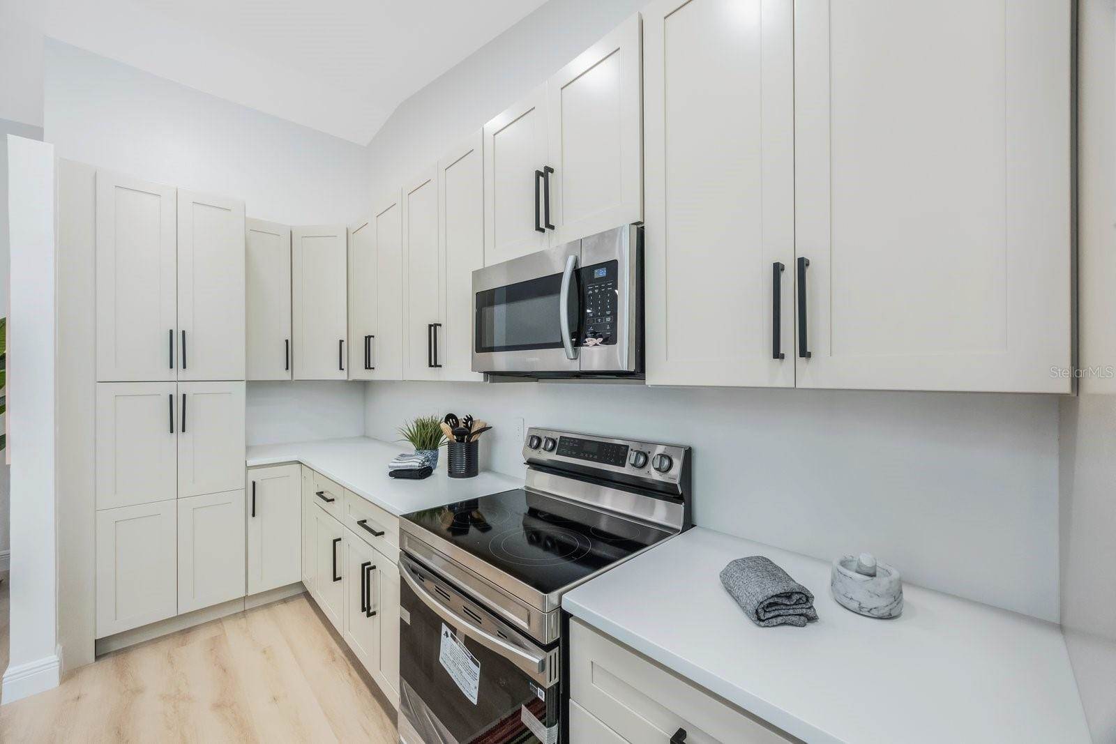 6903 34TH Avenue West, Bradenton, FL 34209