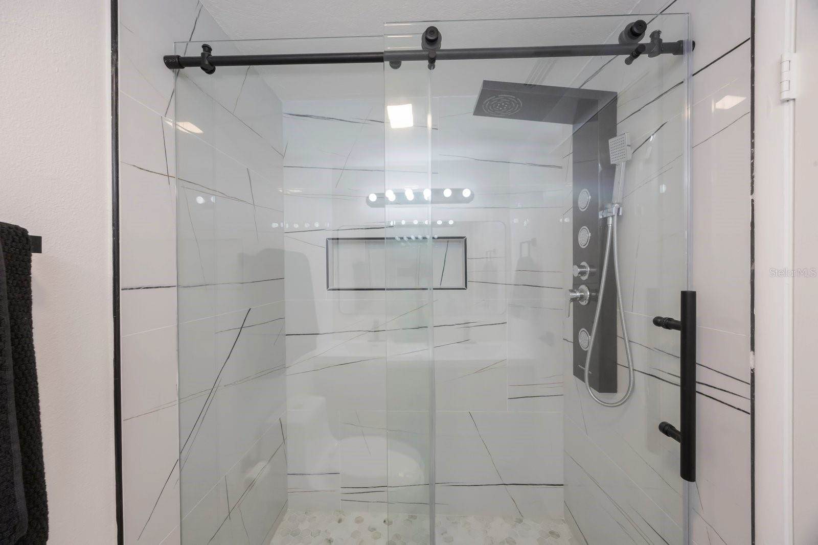 6903 34TH Avenue West, Bradenton, FL 34209