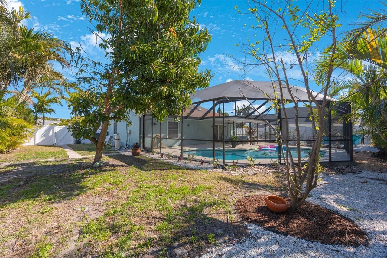 6903 34TH Avenue West, Bradenton, FL 34209