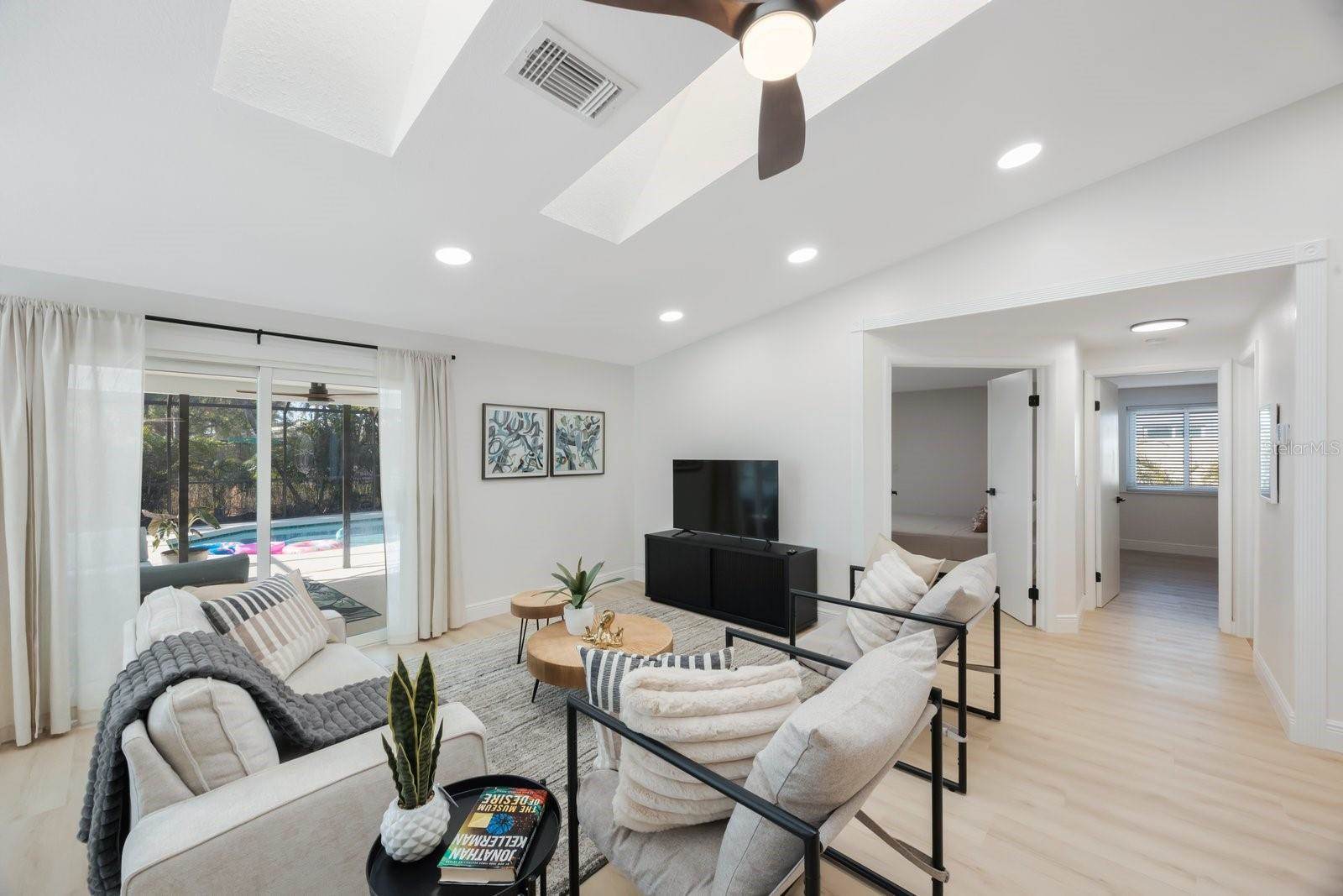 6903 34TH Avenue West, Bradenton, FL 34209