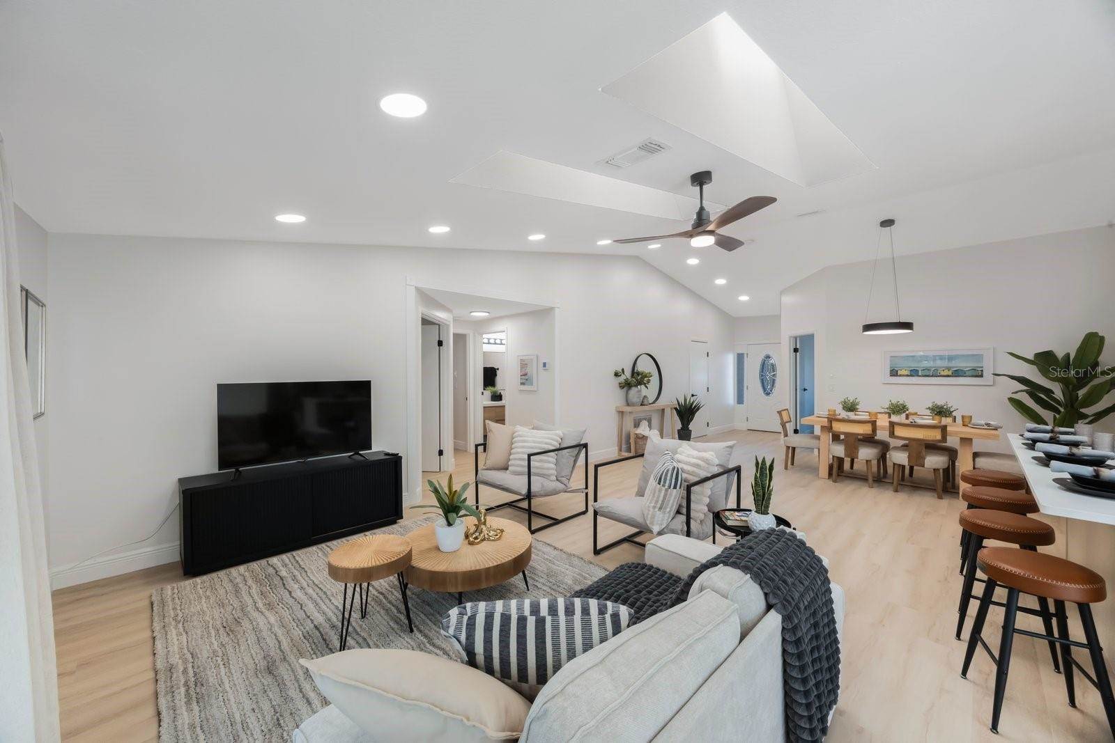 6903 34TH Avenue West, Bradenton, FL 34209