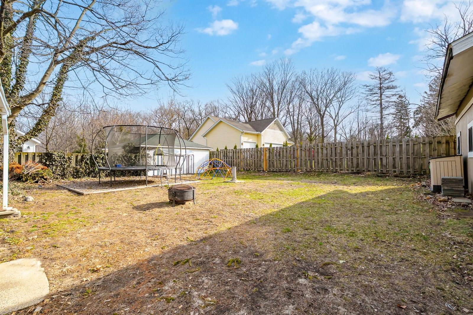 265 Bailey Avenue, South Haven, MI 49090