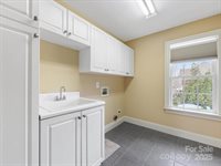 5501 Two Iron Drive, Matthews, NC 28104