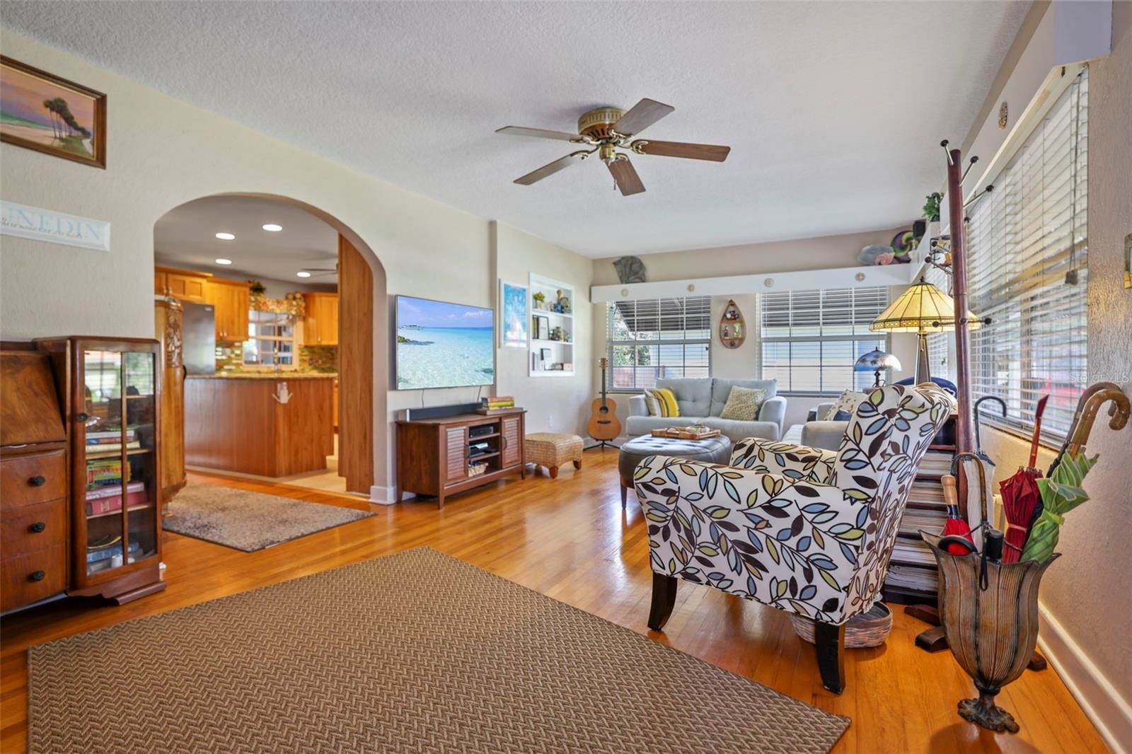 225 Garden Circle South, Dunedin, FL 34698