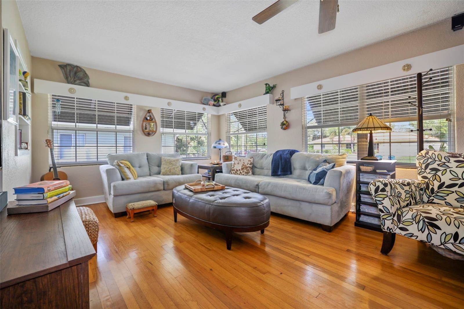 225 Garden Circle South, Dunedin, FL 34698