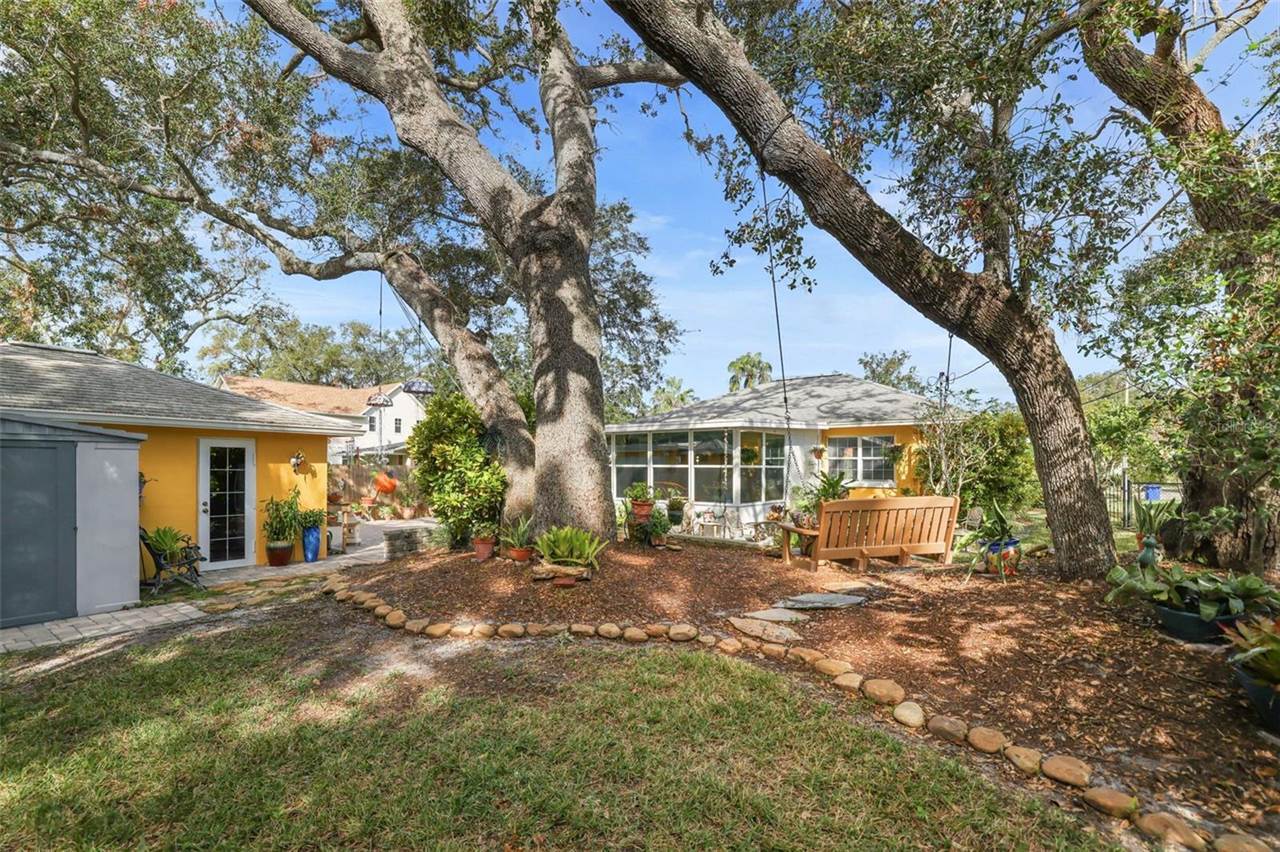 225 Garden Circle South, Dunedin, FL 34698