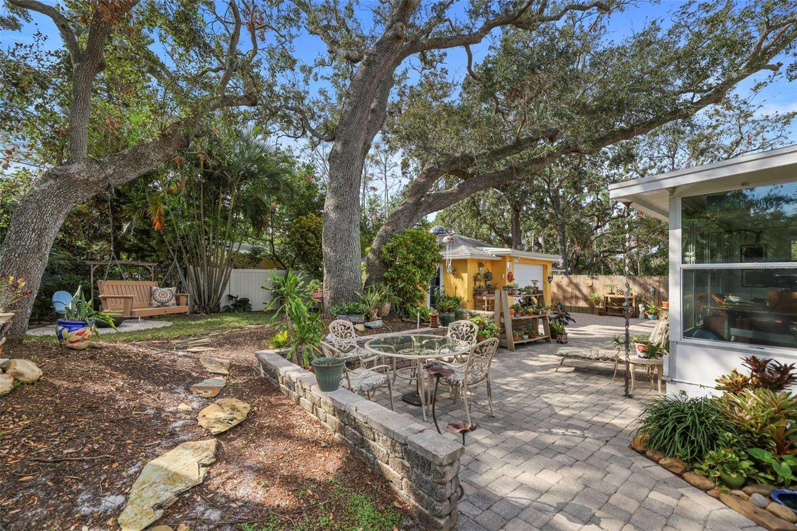 225 Garden Circle South, Dunedin, FL 34698