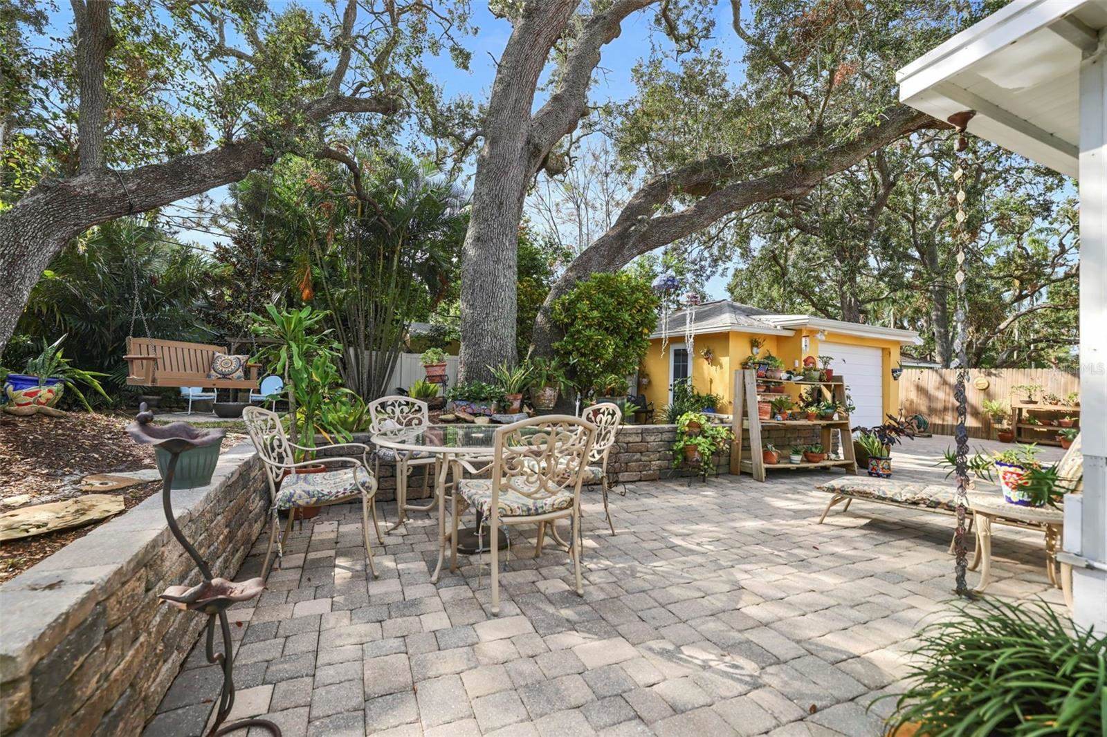 225 Garden Circle South, Dunedin, FL 34698
