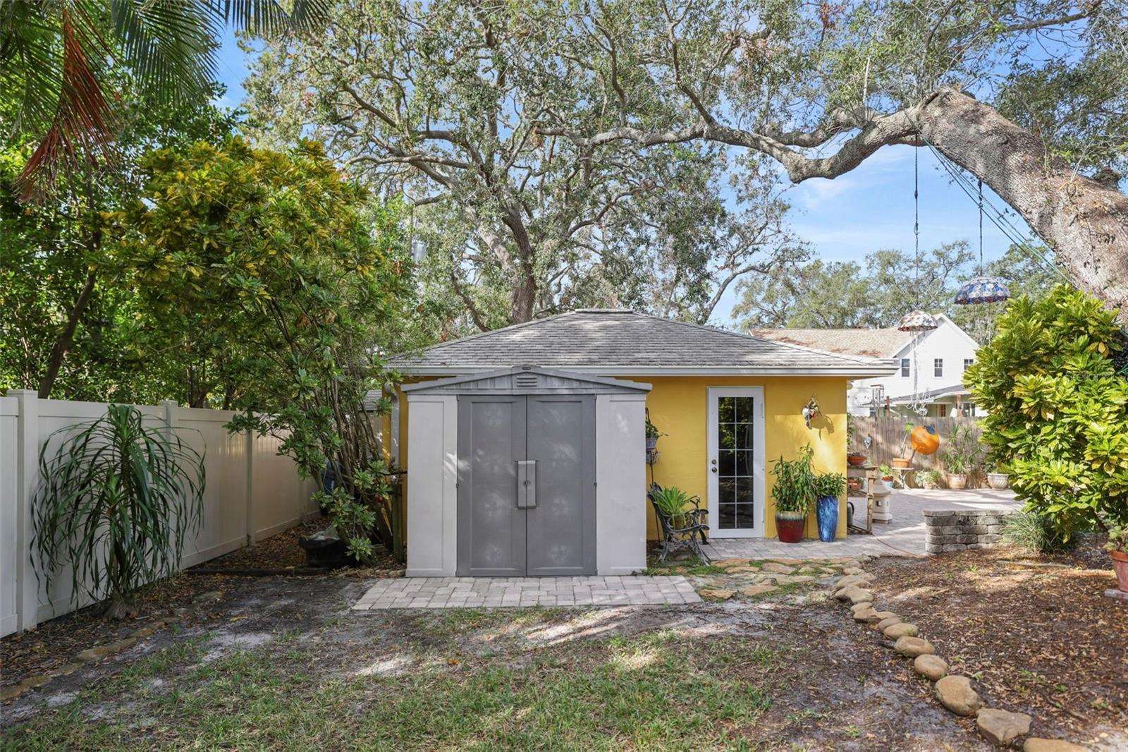 225 Garden Circle South, Dunedin, FL 34698