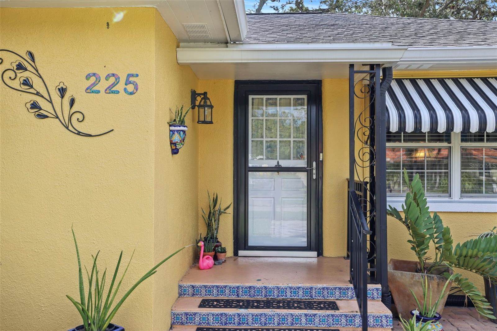 225 Garden Circle South, Dunedin, FL 34698