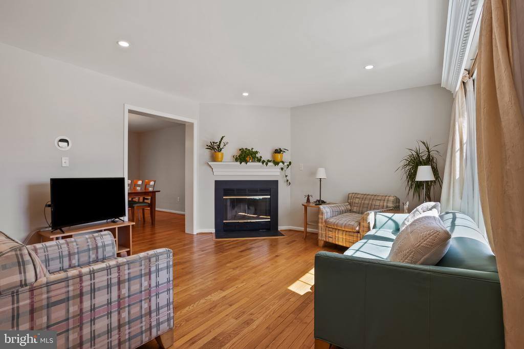 6371 Woodland Forest Drive, Elkridge, MD 21075