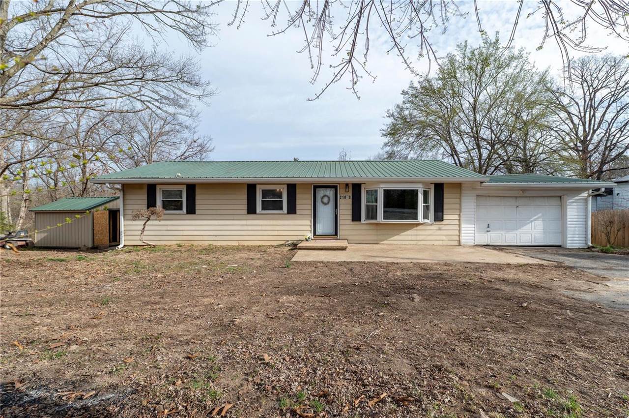 21070 Highway Y, Saint Robert, MO 65584